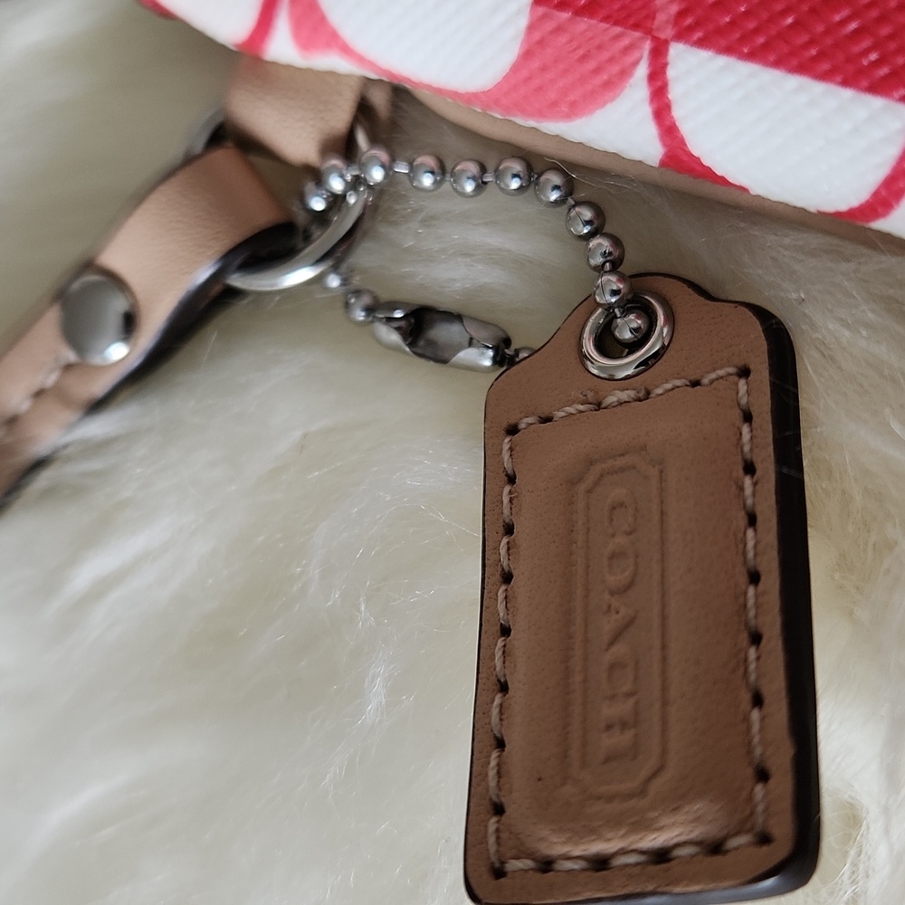 Cute Coach Red Signature Chalk Leather Top Zip Wristlet Wallet ♥️🤍 - Picture 5 of 13